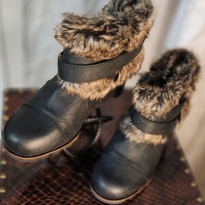 Sorel Black and Brown Faux Fur Winter Boots
